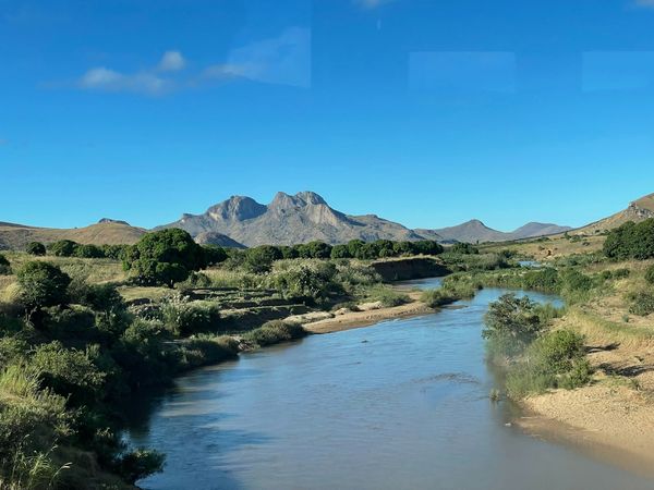 Immersion de Madagascar & Balnéaire Nosy Be 16J/13N – 2027 – Limité à 14 pers.